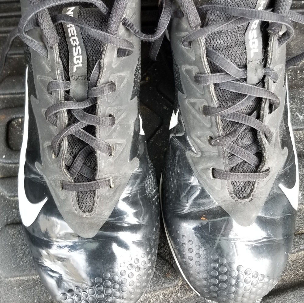 Mens size 7 Nike baseball cleats